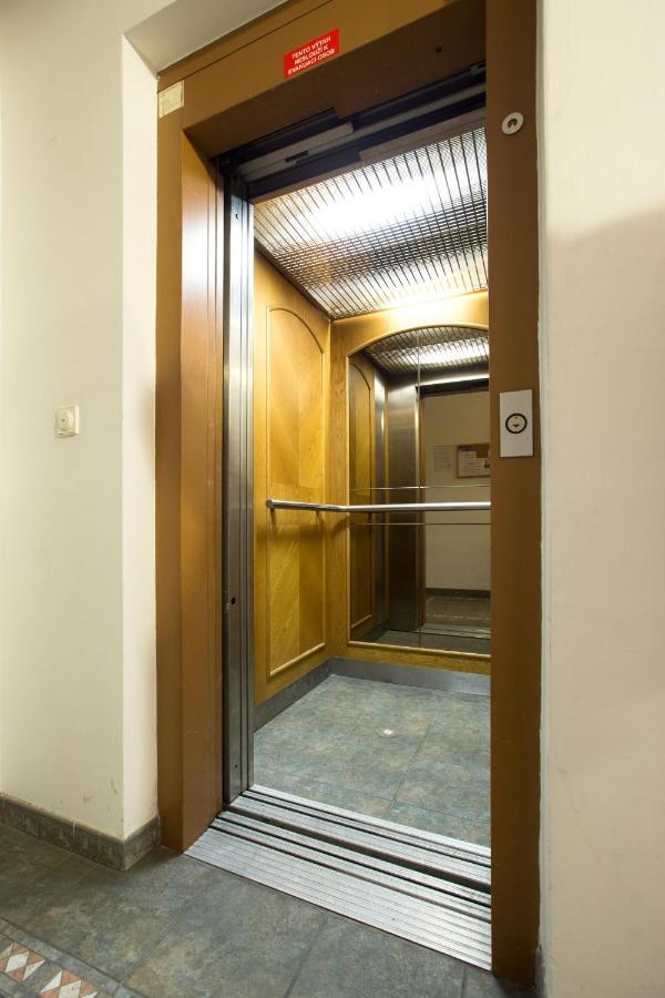 Elegant Apartment With Free Garage In The Center Of Prague Luaran gambar